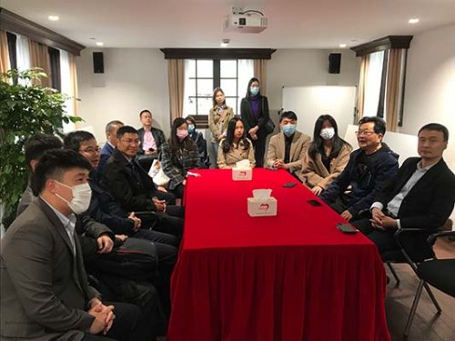 东方剑桥律所党员及青年律师参观党建主题展览-2